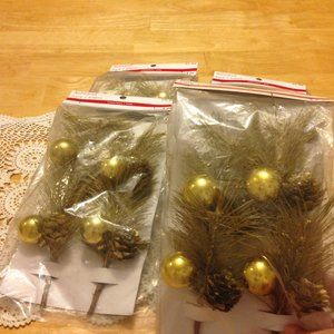 Rustic pine cones clusters for mantle or tree